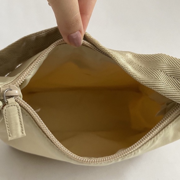 ✨ SOLD✨ Prada Light Beige Nylon Hobo - Picture 7 of 8